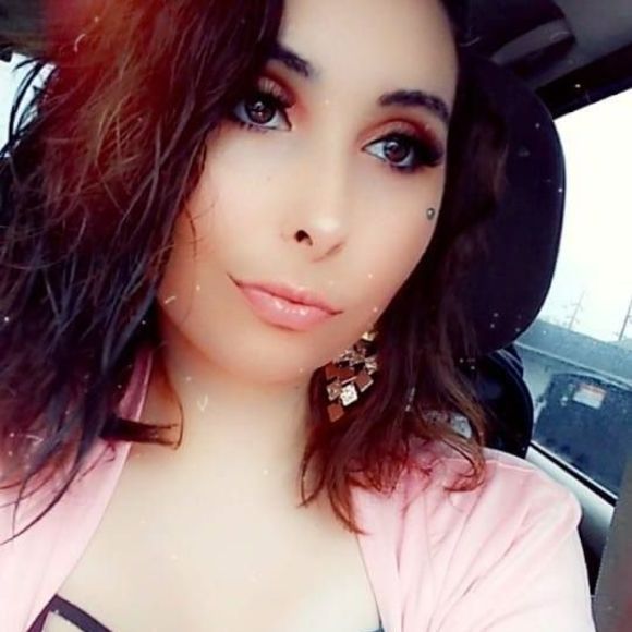 Meet your Posher, Tori - Picture 1 of 1